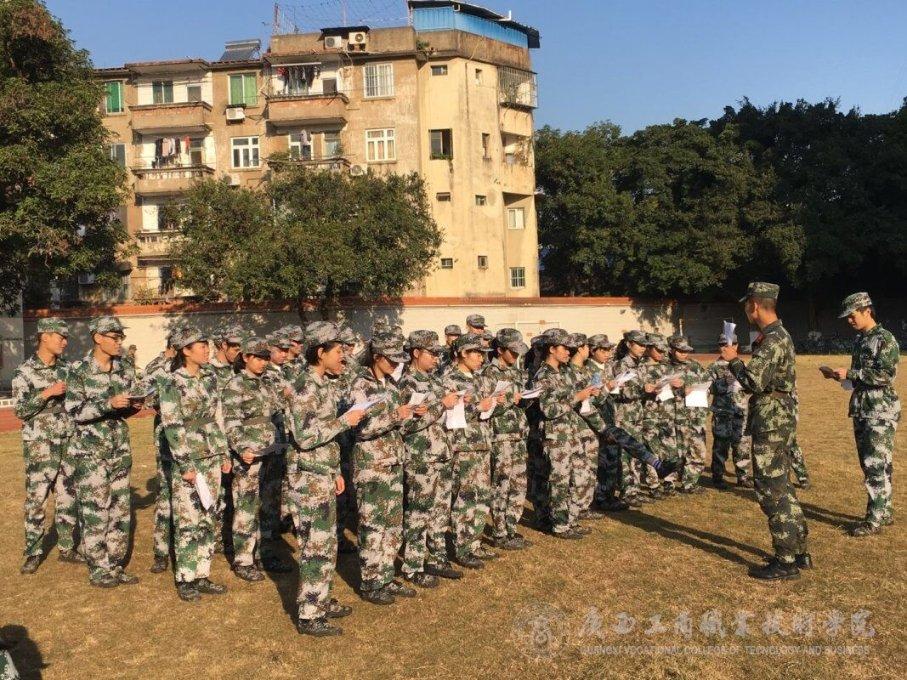 “嘴替”赢得喝彩说明了什么